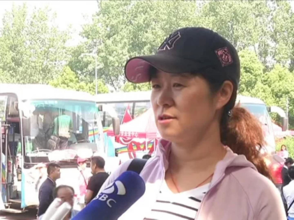 热血奉献迎五四  青春绽放新时代 hjc黄金城集团组织青年员工开展无偿献血活动
